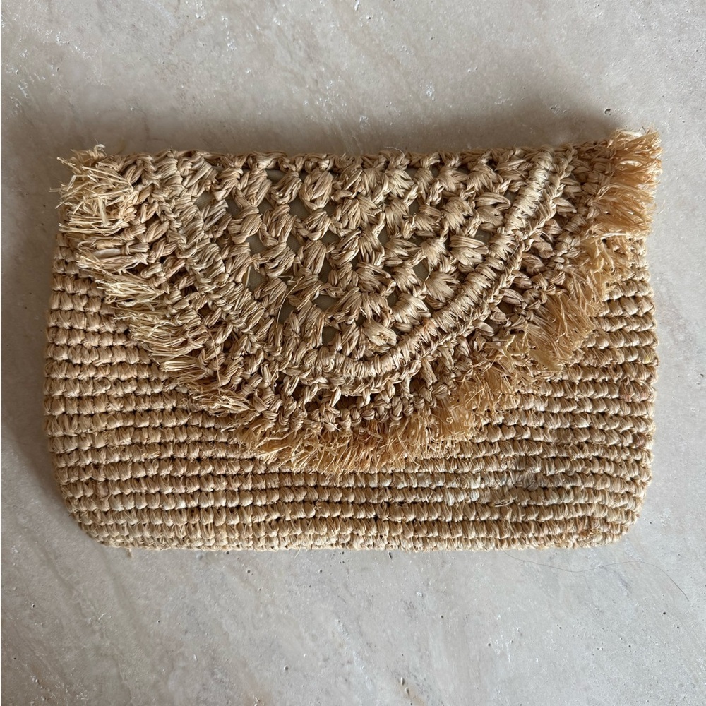 Raffia clutch